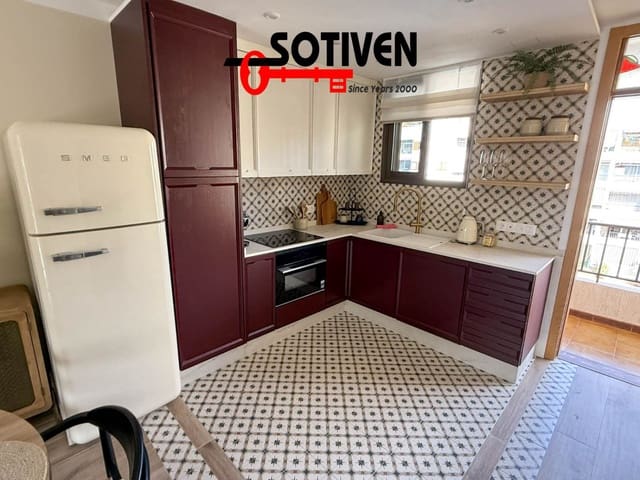 2 soveværelse Lejlighed til salg i Los Cristianos, Arona - € 630.000 (Ref: 9658458)