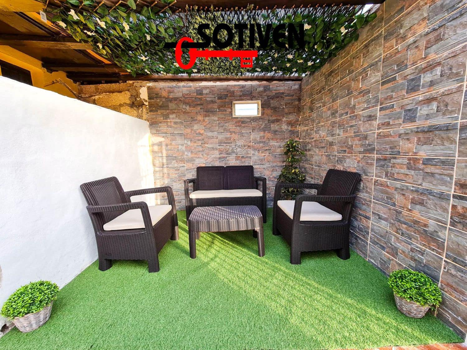 4 bedroom Townhouse for sale in Guia de Isora - € 449,500 (Ref: 9676993)