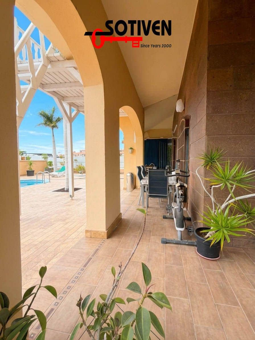 4 soverom Villa til salgs i El Madronal - € 1 170 000 (Ref: 9731741)