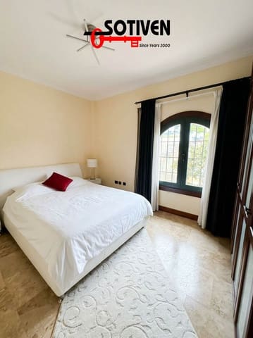 4 soverom Villa til salgs i El Madroñal, Adeje - € 1 170 000 (Ref: 9731741)