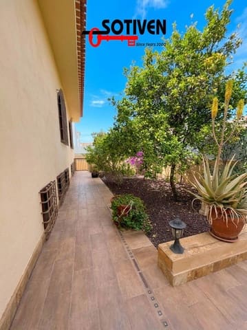 4 soverom Villa til salgs i El Madroñal, Adeje - € 1 170 000 (Ref: 9731741)