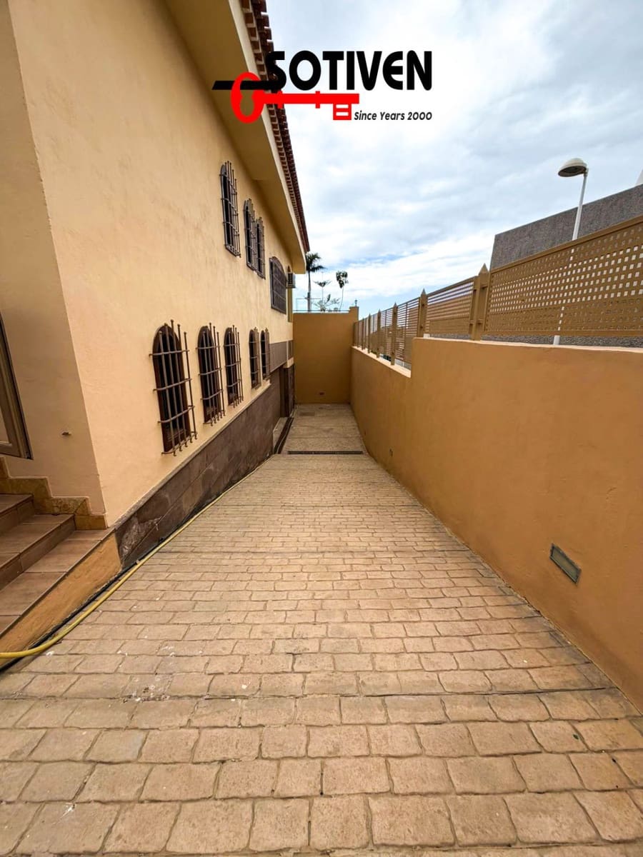 4 soverom Villa til salgs i El Madronal - € 1 170 000 (Ref: 9731741)