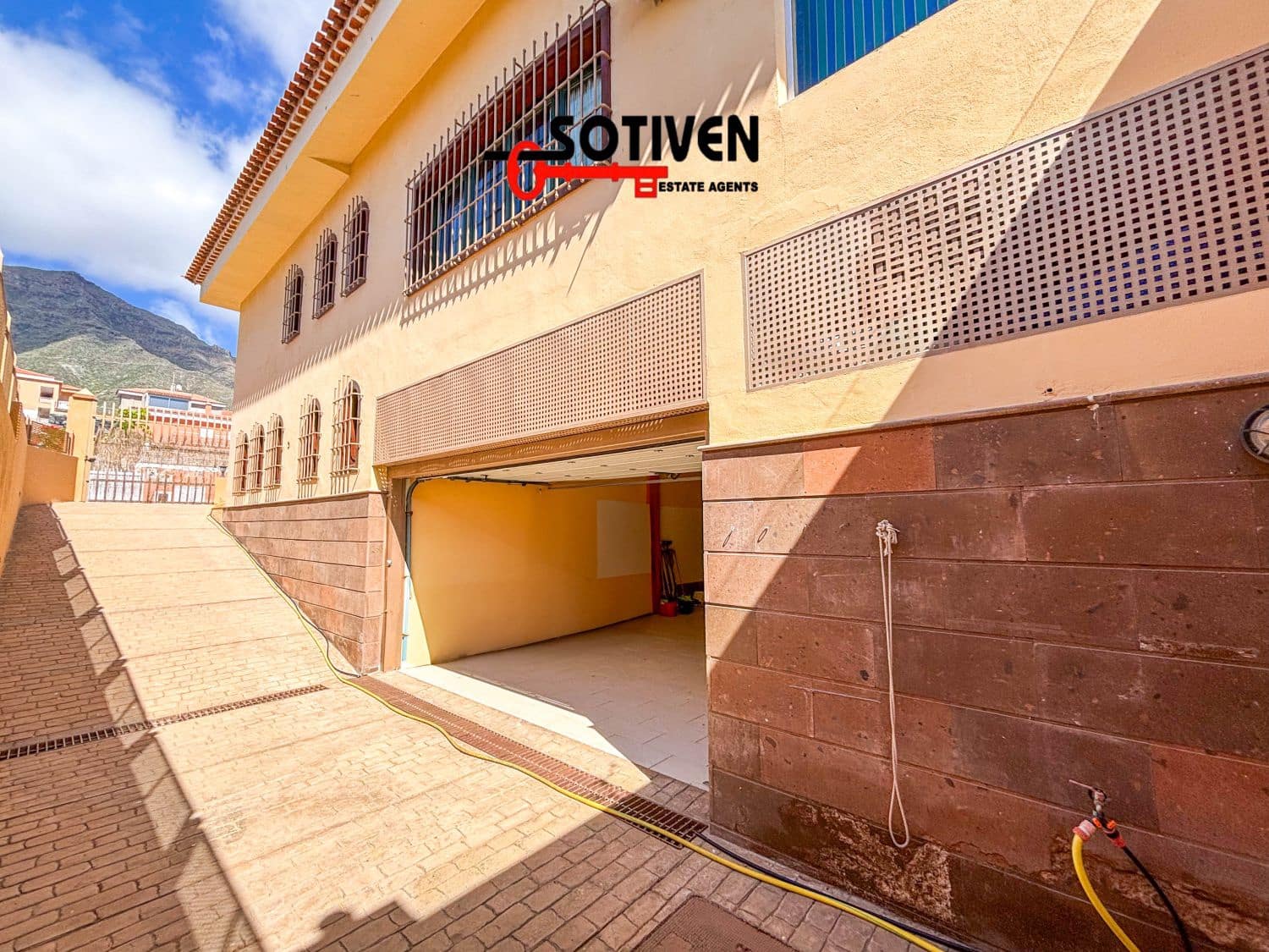 4 bedroom Villa for sale in El Madronal - € 1,170,000 (Ref: 9731741)