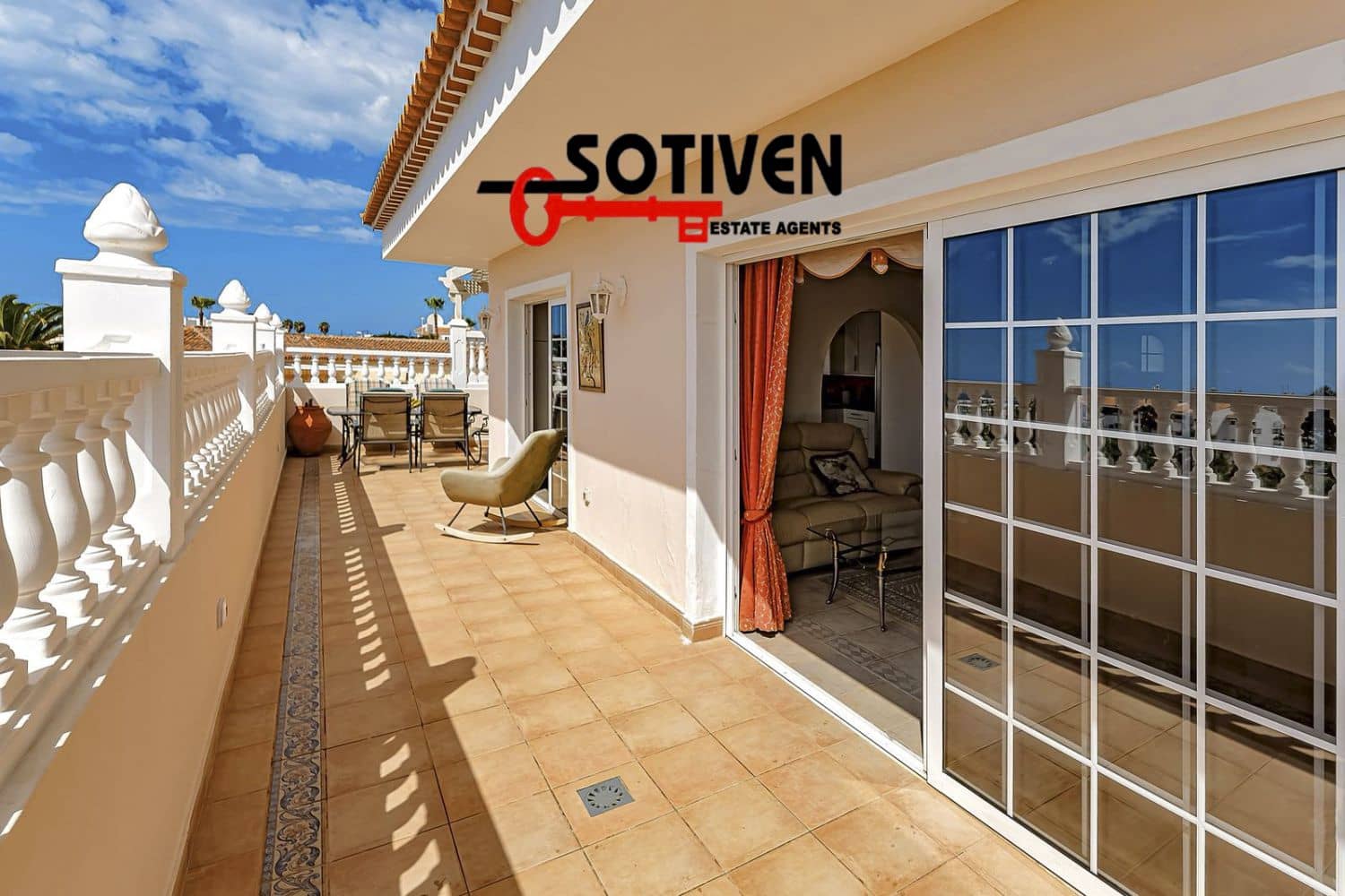 4 bedroom Villa for sale in Adeje with garage - € 890,000 (Ref: 9751691)
