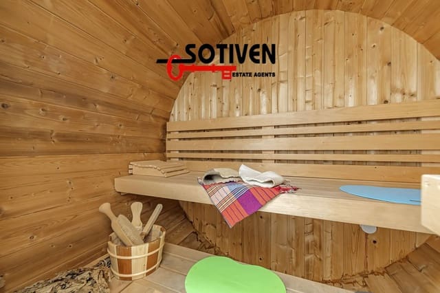 4 bedroom Villa for sale in Adeje with garage - € 890,000 (Ref: 9751691)