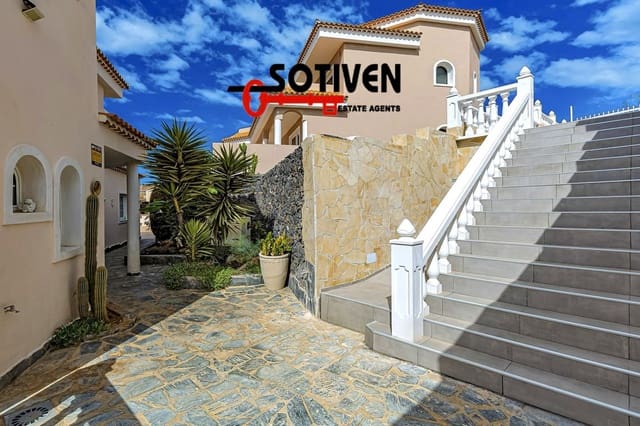 4 bedroom Villa for sale in Adeje with garage - € 890,000 (Ref: 9751691)