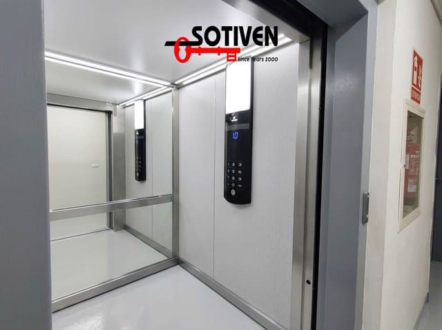 Garage for sale in Casco Urbano, Adeje - € 16,900 (Ref: 9772798)