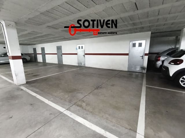 Autotalli myytävänä paikassa Casco Urbano, Adeje - 37 500 € (Ref: 9788195)