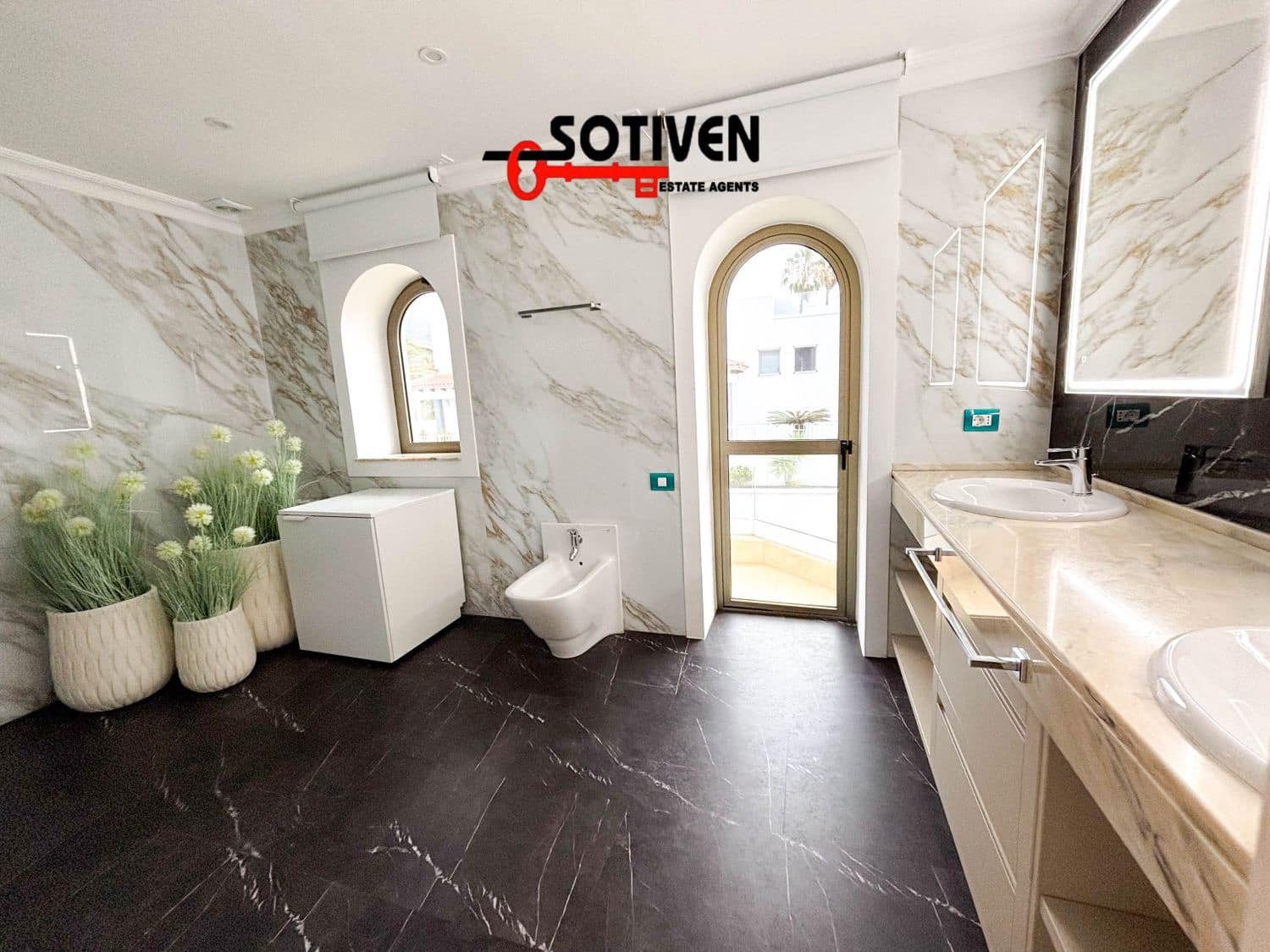 4 chambre Villa/Maison à vendre à La Caleta Adeje avec garage - 3 500 000 € (Ref: 9817791)
