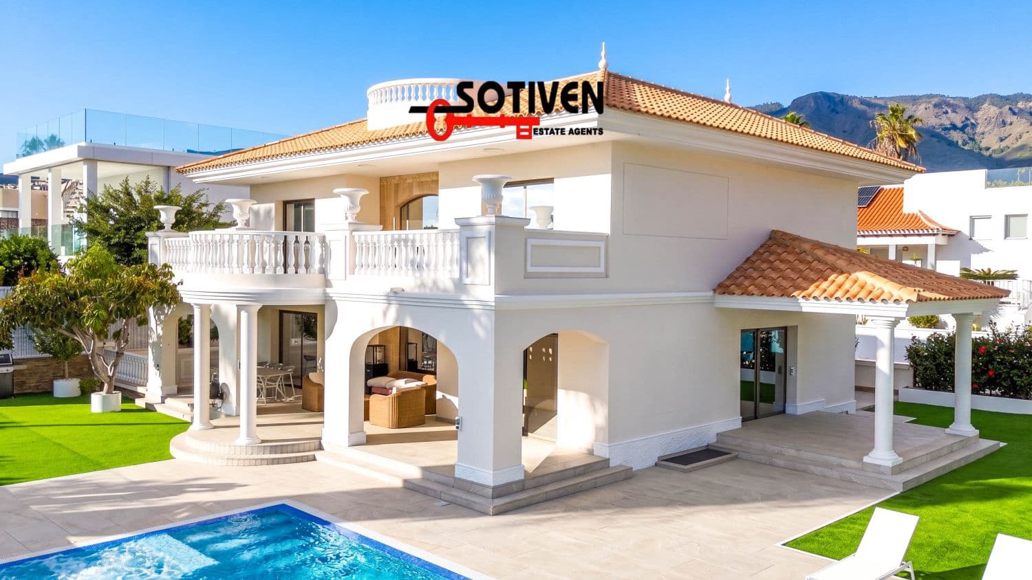 4 bedroom Villa for sale in La Caleta Adeje with garage - € 3,500,000 (Ref: 9817791)