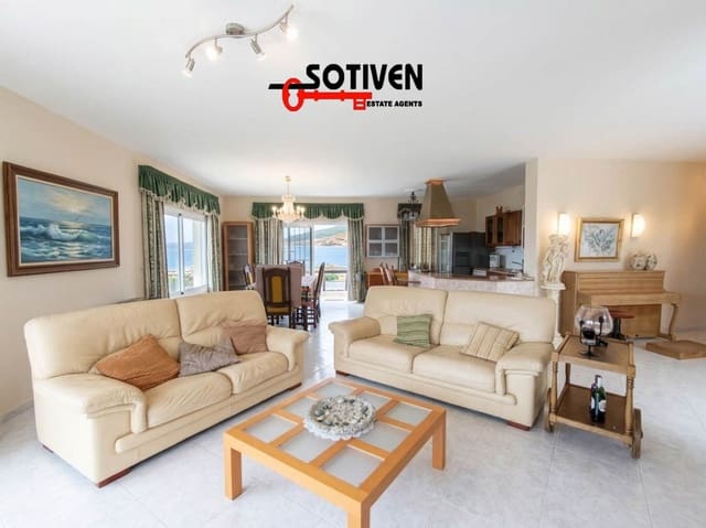 3 makuuhuone Omakotitalo vuokrattavana paikassa Adeje - 2 200 € (Ref: 9828771)