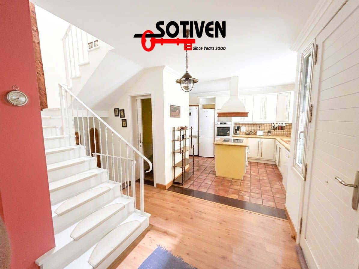 3 bedroom Semi-detached Villa for sale in Abades - € 375,000 (Ref: 9828772)