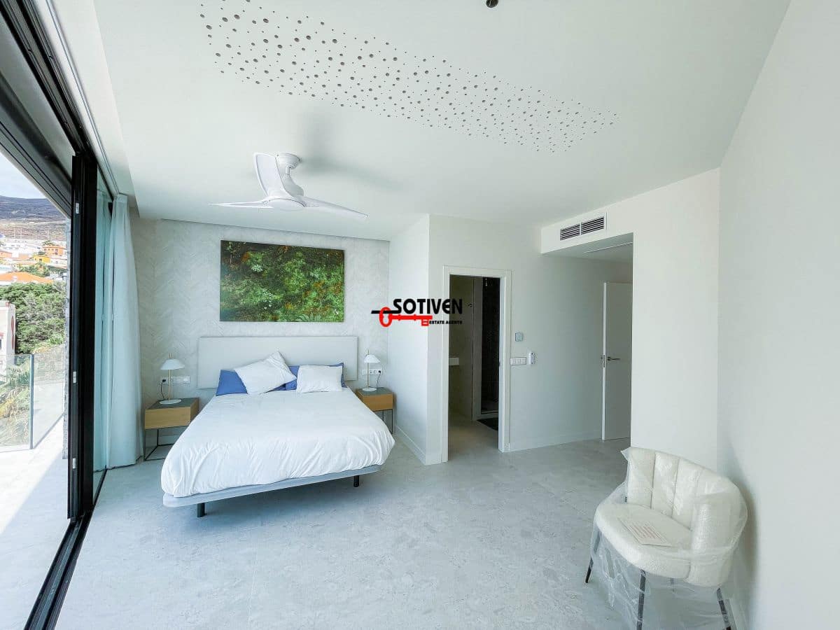 3 bedroom Villa for rent in Tabaiba with pool garage - € 4,500 (Ref: 9842682)