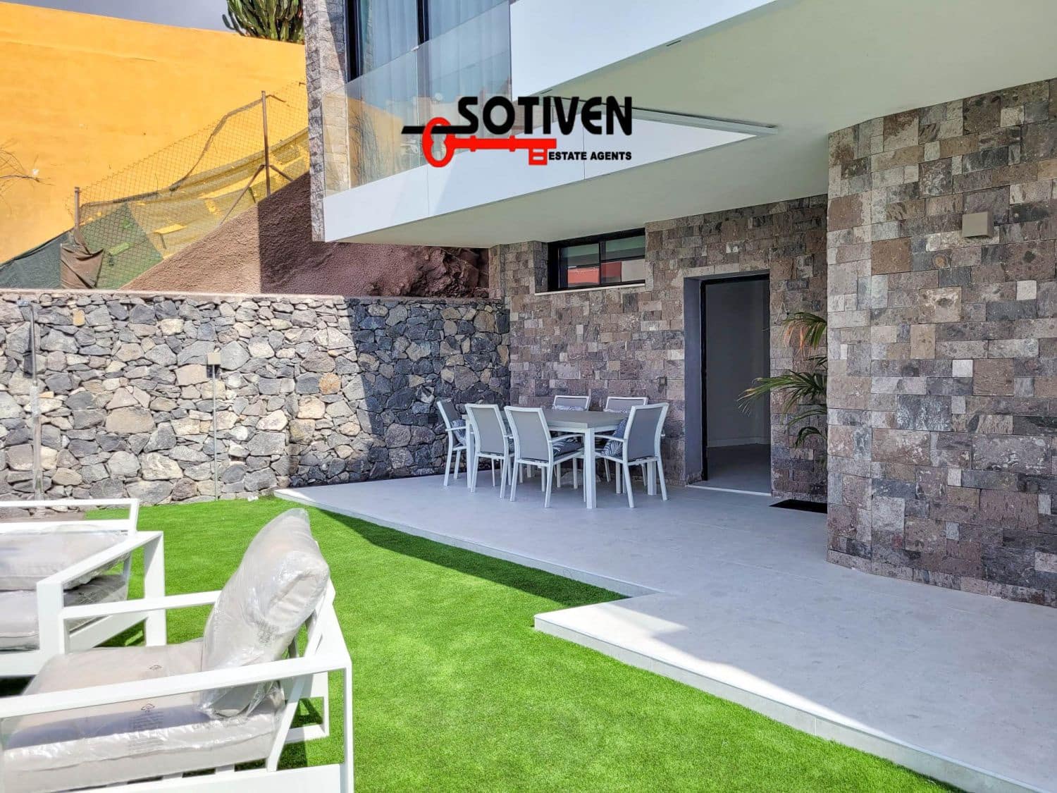 3 bedroom Villa for rent in Tabaiba with pool garage - € 4,500 (Ref: 9842682)