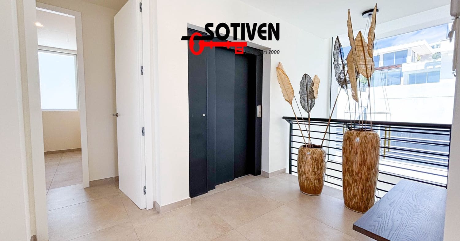 3 soveværelse Villa til salg i Costa Adeje med garage - € 2.039.500 (Ref: 9880664)