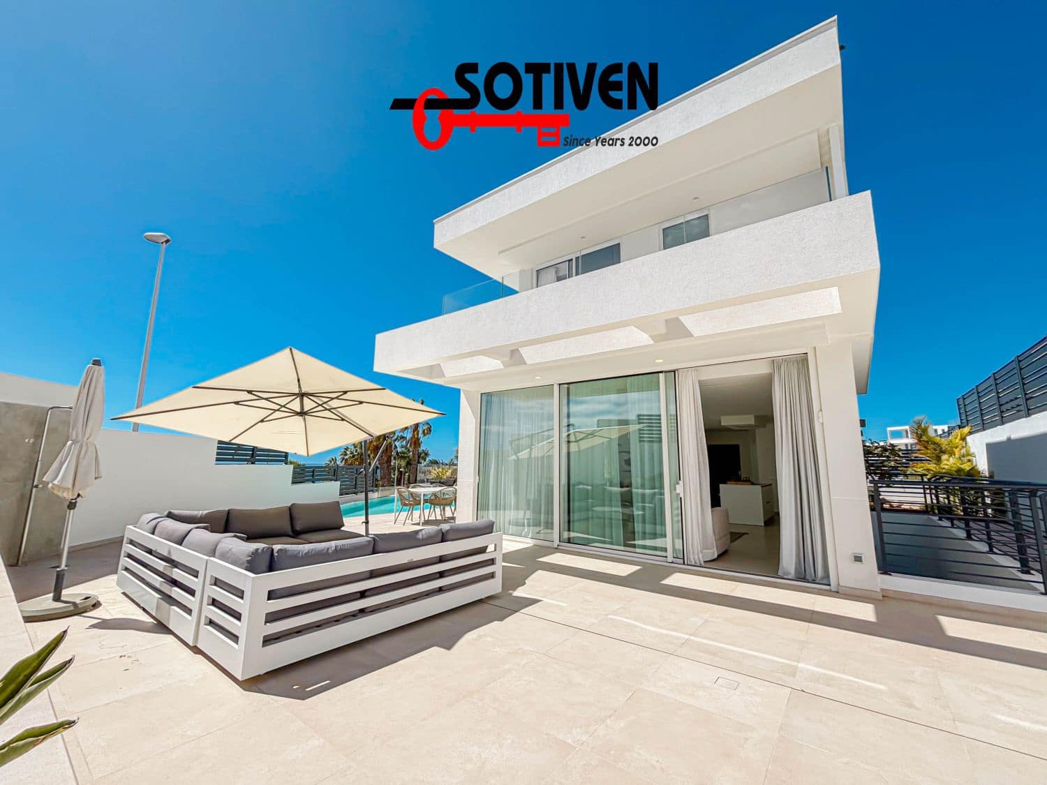 3 soveværelse Villa til salg i Costa Adeje med garage - € 2.039.500 (Ref: 9880664)
