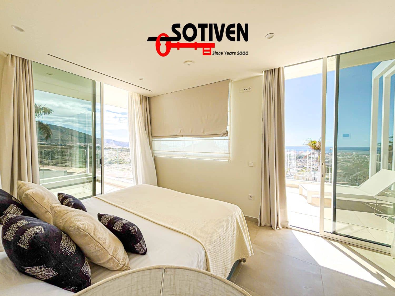 3 soveværelse Villa til salg i Costa Adeje med garage - € 2.039.500 (Ref: 9880664)