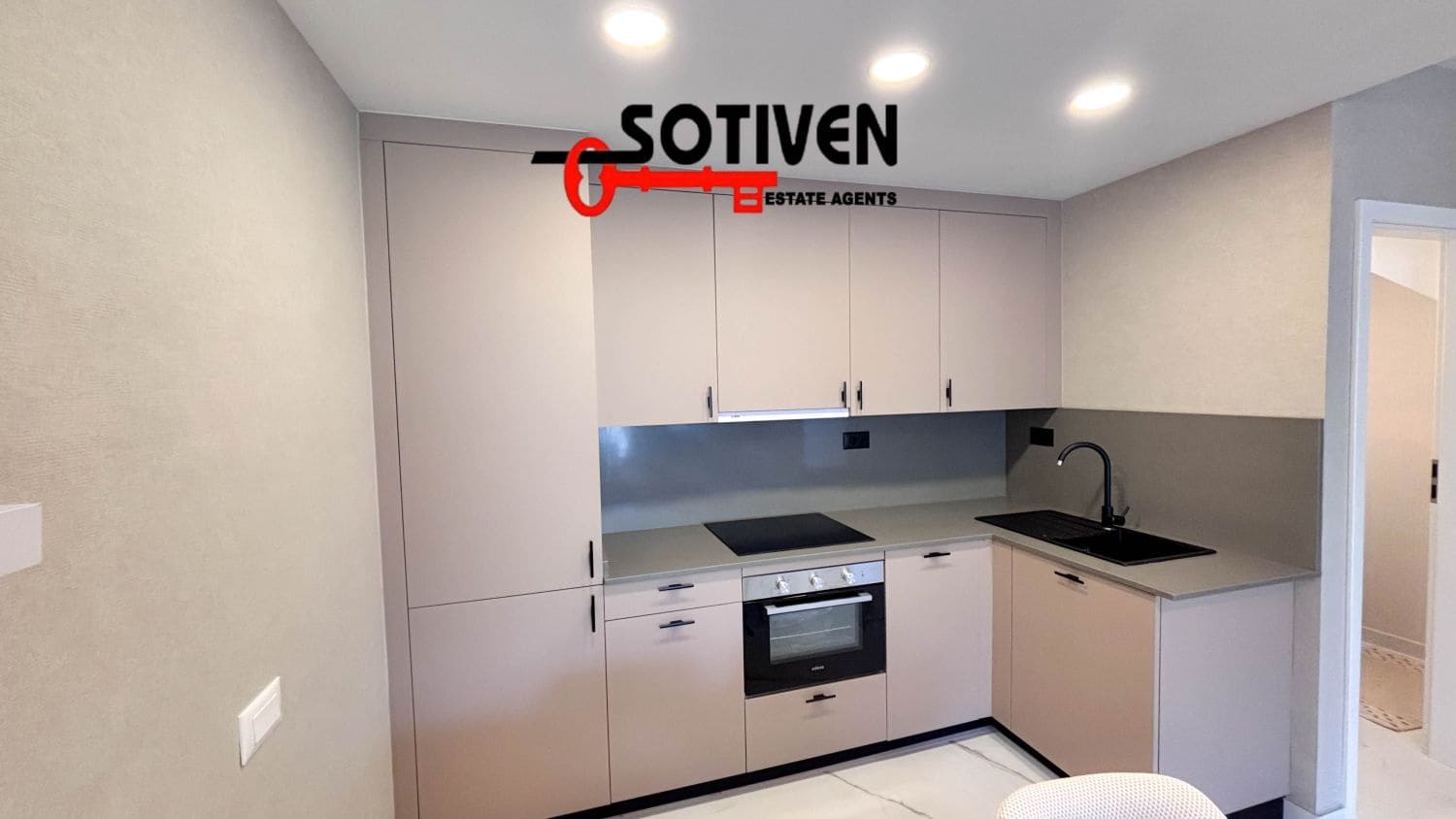 3 soveværelse Rækkehus til salg i Playa San Juan med garage - € 499.500 (Ref: 9884221)