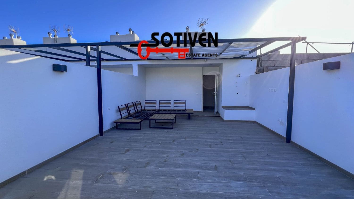 3 soveværelse Rækkehus til salg i Playa San Juan med garage - € 499.500 (Ref: 9884221)
