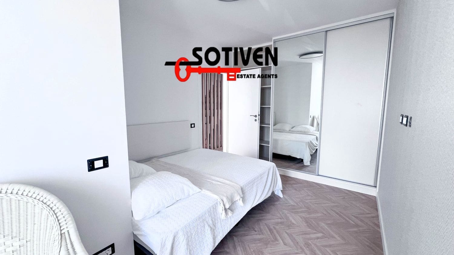 3 soveværelse Rækkehus til salg i Playa San Juan med garage - € 584.500 (Ref: 9884222)