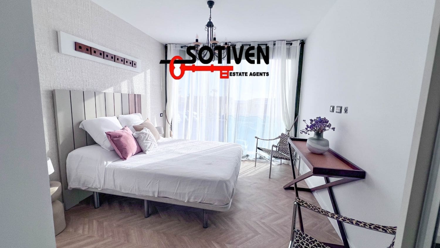 3 soveværelse Rækkehus til salg i Playa San Juan med garage - € 584.500 (Ref: 9884222)