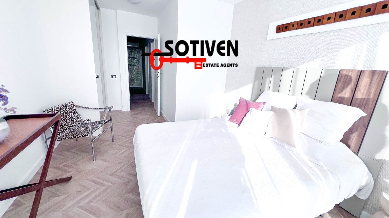 3 soveværelse Rækkehus til salg i Playa San Juan med garage - € 584.500 (Ref: 9884222)