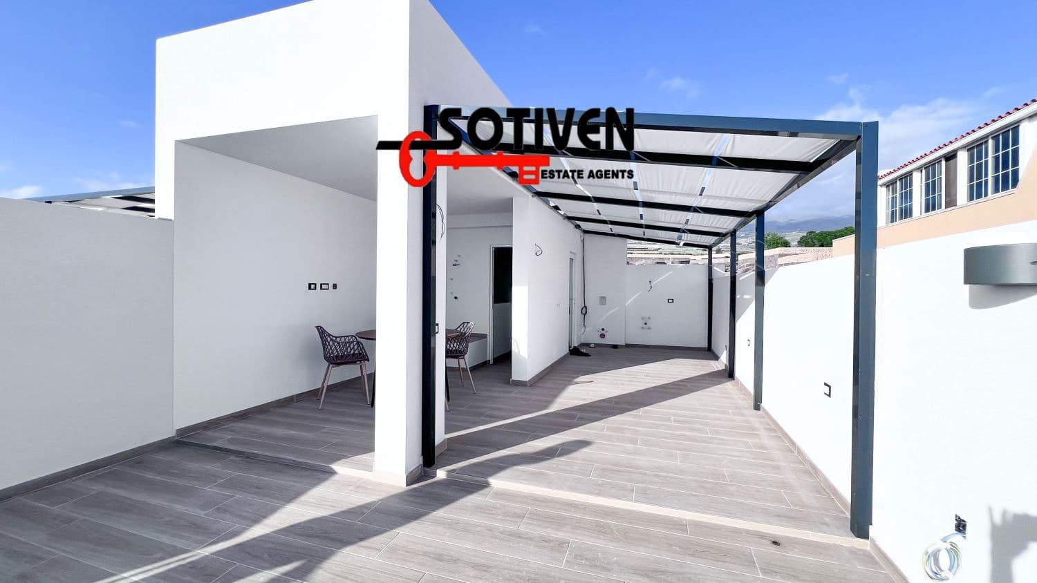 3 soveværelse Rækkehus til salg i Playa San Juan med garage - € 584.500 (Ref: 9884222)