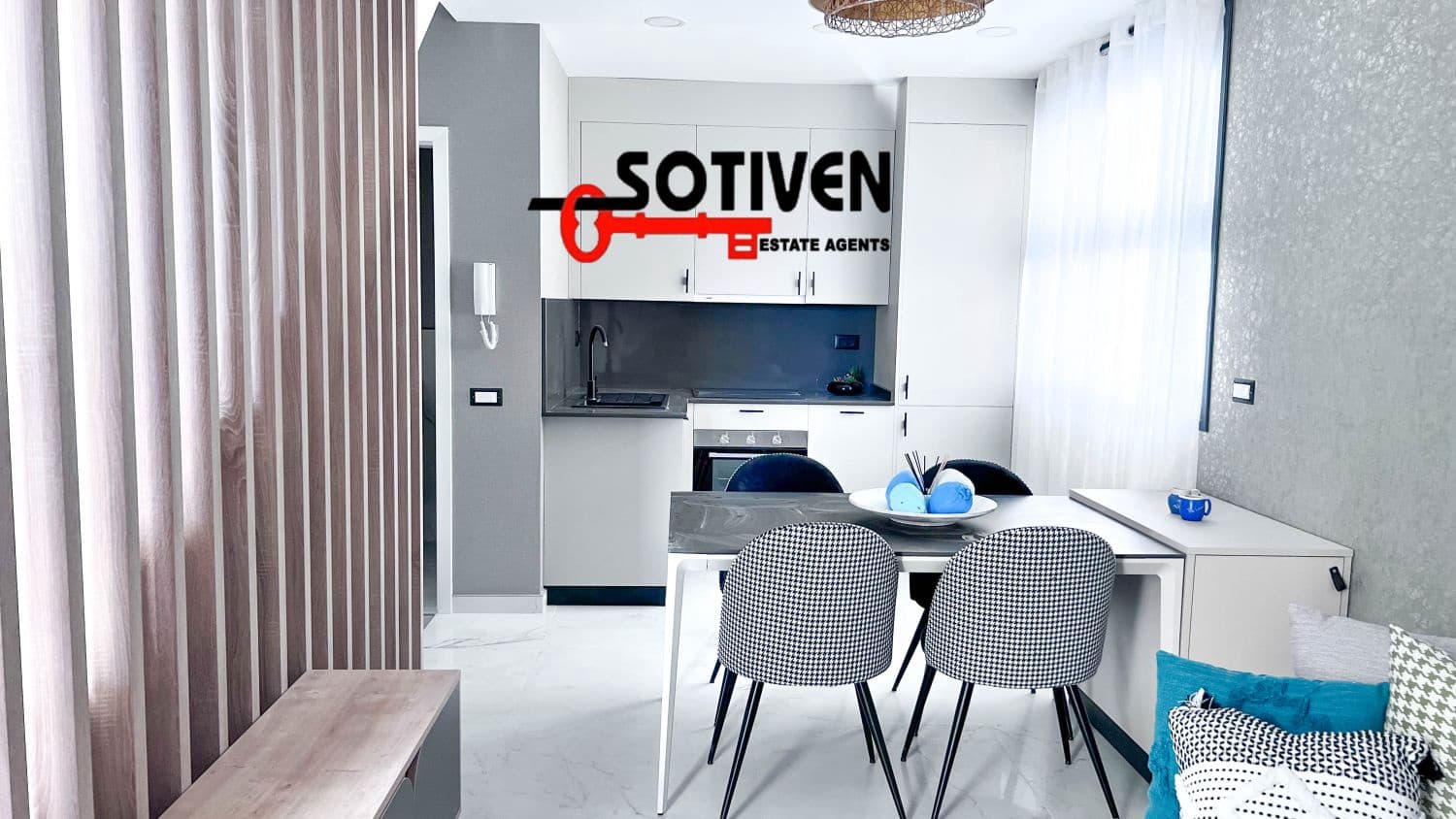3 soveværelse Rækkehus til salg i Playa San Juan med garage - € 584.500 (Ref: 9884222)