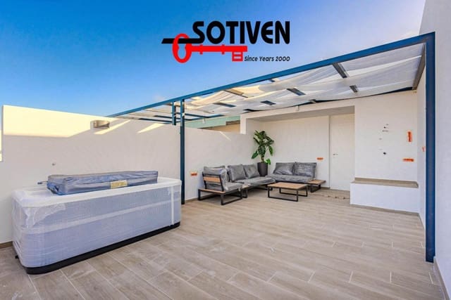 3 slaapkamer Rijtjeshuis te koop in Playa San Juan, Guía de Isora met garage - € 549.500 (Ref: 9884223)