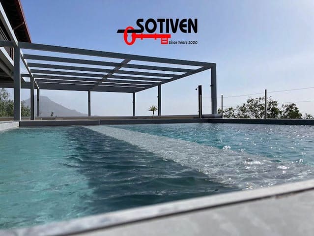 16 soveværelse Finca/Landehus til salg i Los Menores, Adeje - € 3.500.000 (Ref: 9884226)