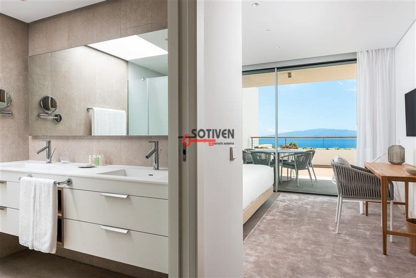 3 soveværelse Lejlighed til salg i Playa San Juan - € 1.479.000 (Ref: 9884233)
