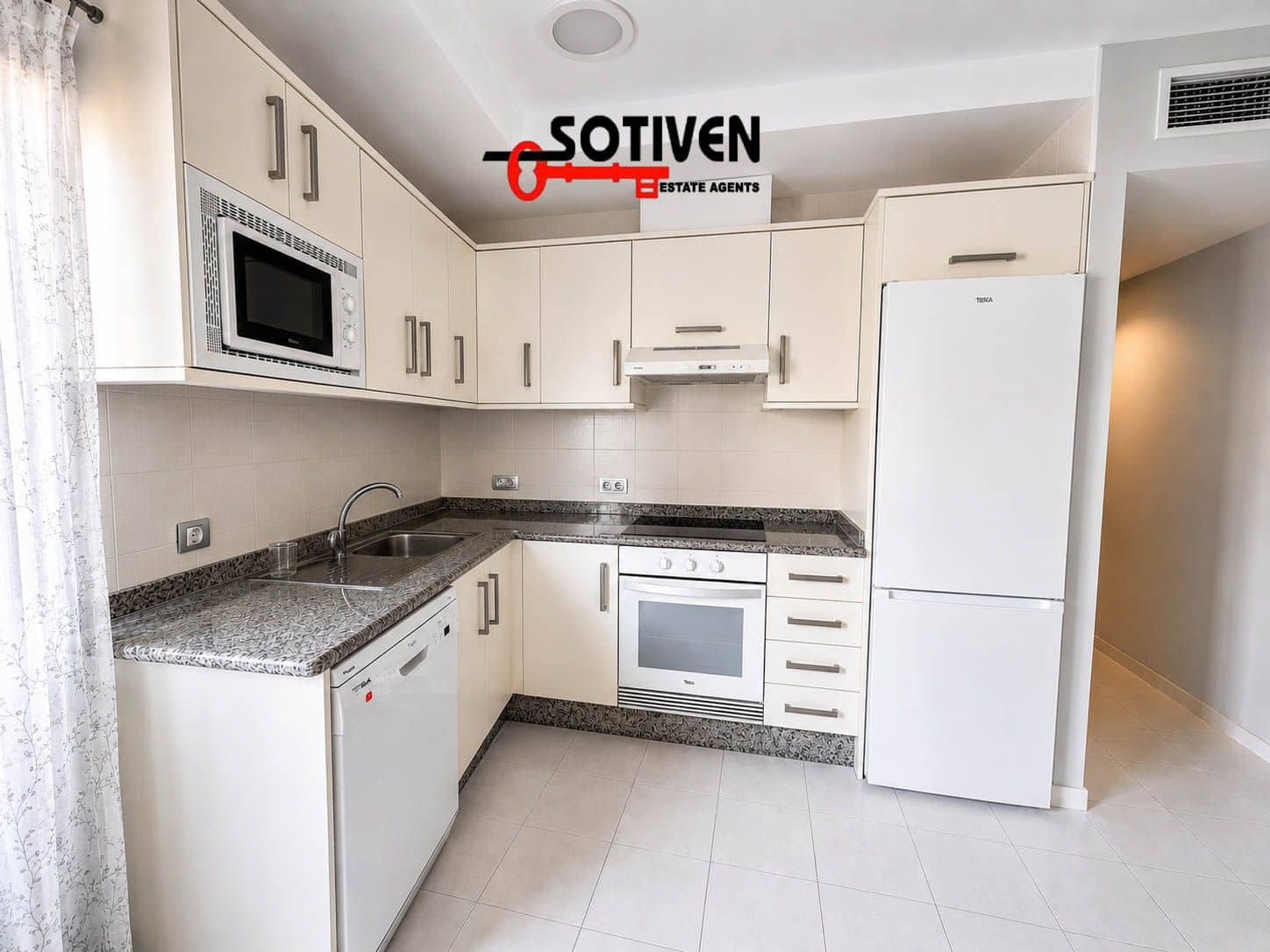 2 bedroom Apartment for sale in La Caleta Adeje - € 450,000 (Ref: 9884240)