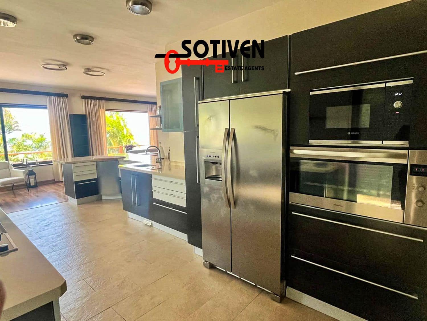 4 makuuhuone Huvila vuokrattavana paikassa Los Realejos mukana 
autotalli - 4 000 € (Ref: 9910109)