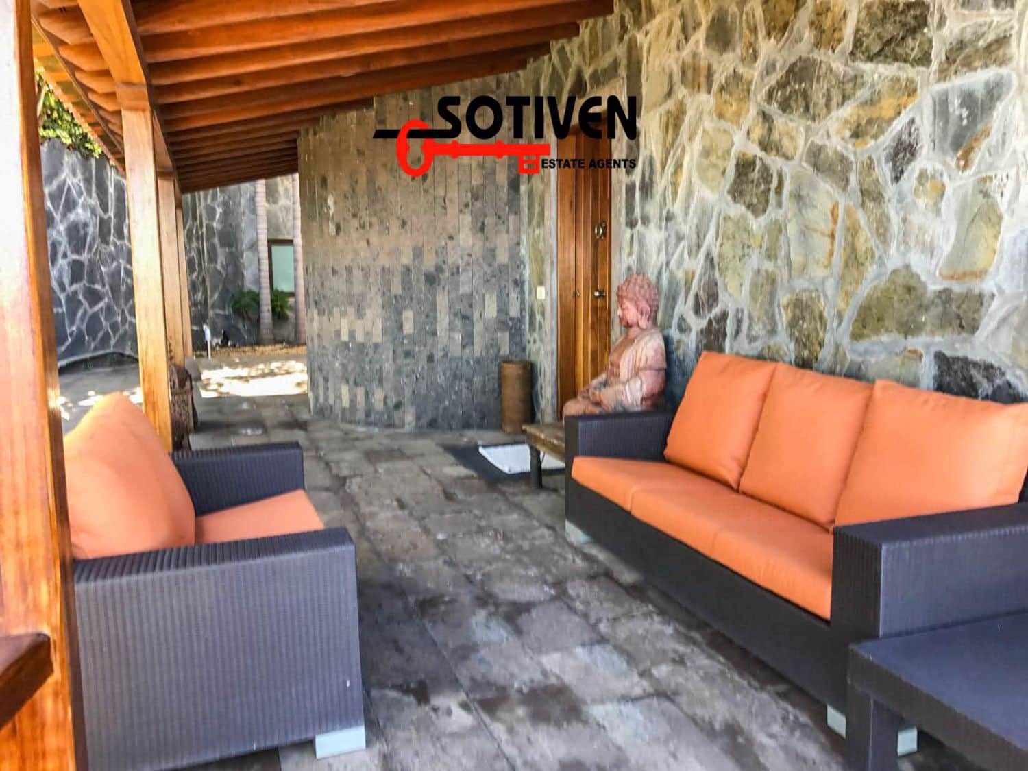 4 makuuhuone Huvila vuokrattavana paikassa Los Realejos mukana 
autotalli - 4 000 € (Ref: 9910109)