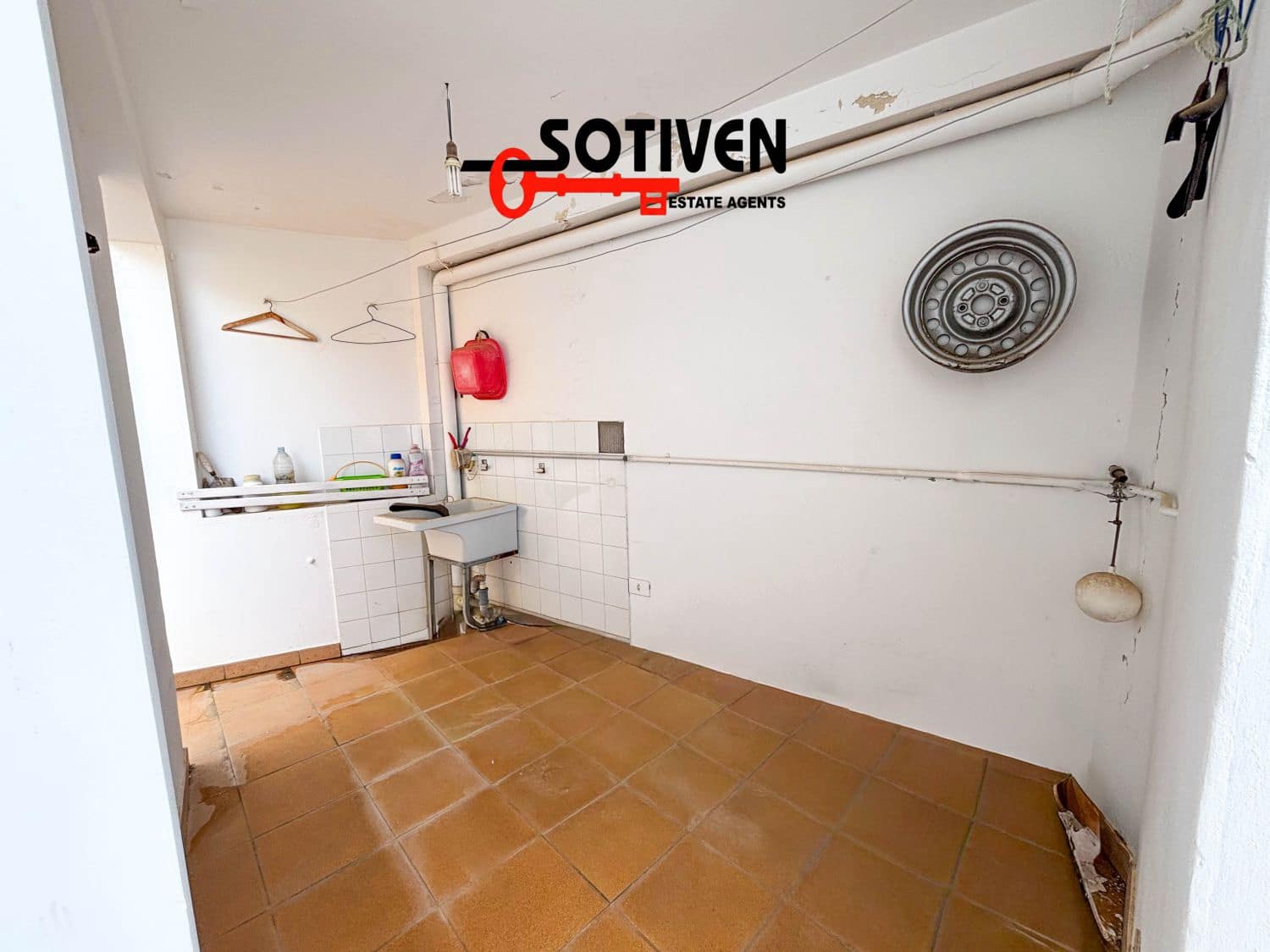 7 makuuhuone Omakotitalo myytävänä paikassa Guia de Isora mukana 
autotalli - 450 000 € (Ref: 9933657)