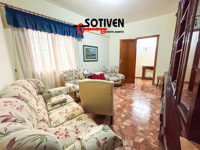 7 chambre Maison de Ville à vendre à Guía de Isora avec garage - 450 000 € (Ref: 9933657)