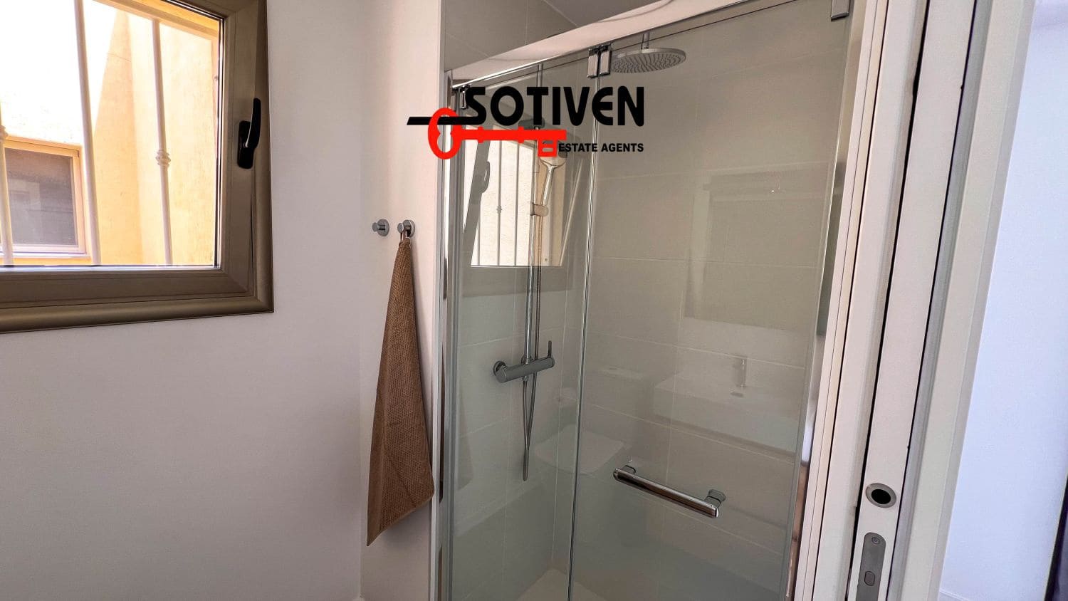3 quarto Penthouse para arrendar em Alcala com garagem - 1 800 € (Ref: 9941796)