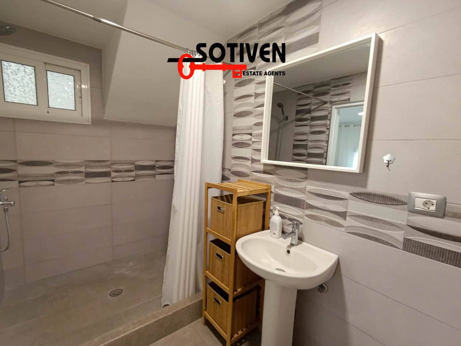 4 sypialnia Dom na sprzedaż w Valle de San Lorenzo - 357 000 € (Ref: 9969287)
