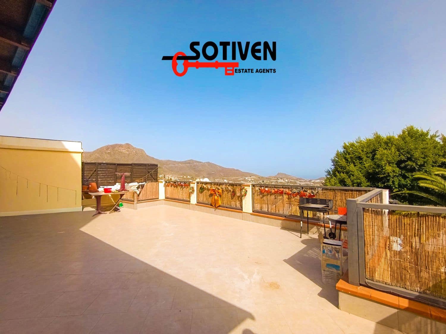 4 sypialnia Dom na sprzedaż w Valle de San Lorenzo - 357 000 € (Ref: 9969287)