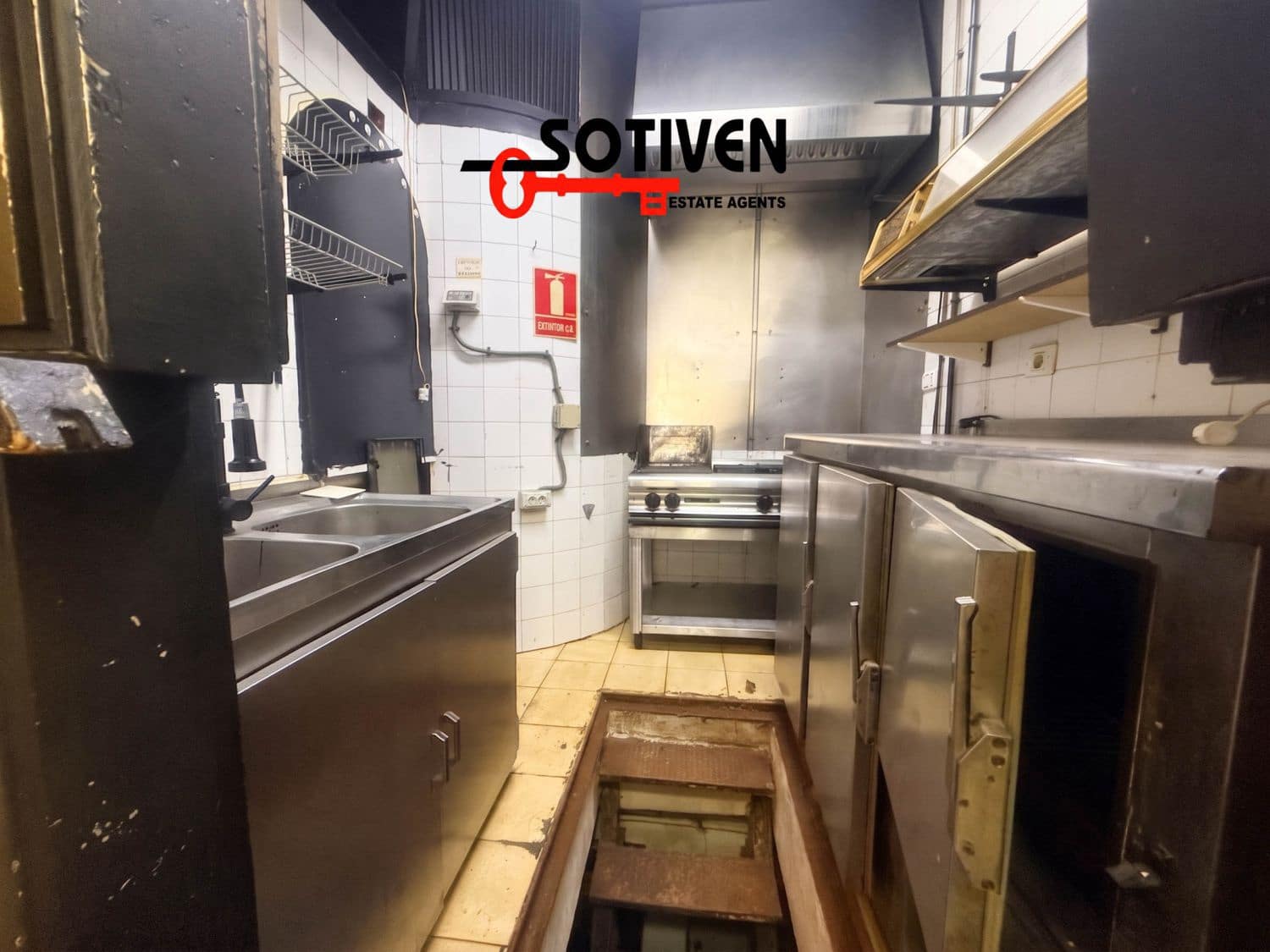 Erhverv til salg i Adeje - € 147.500 (Ref: 9990304)