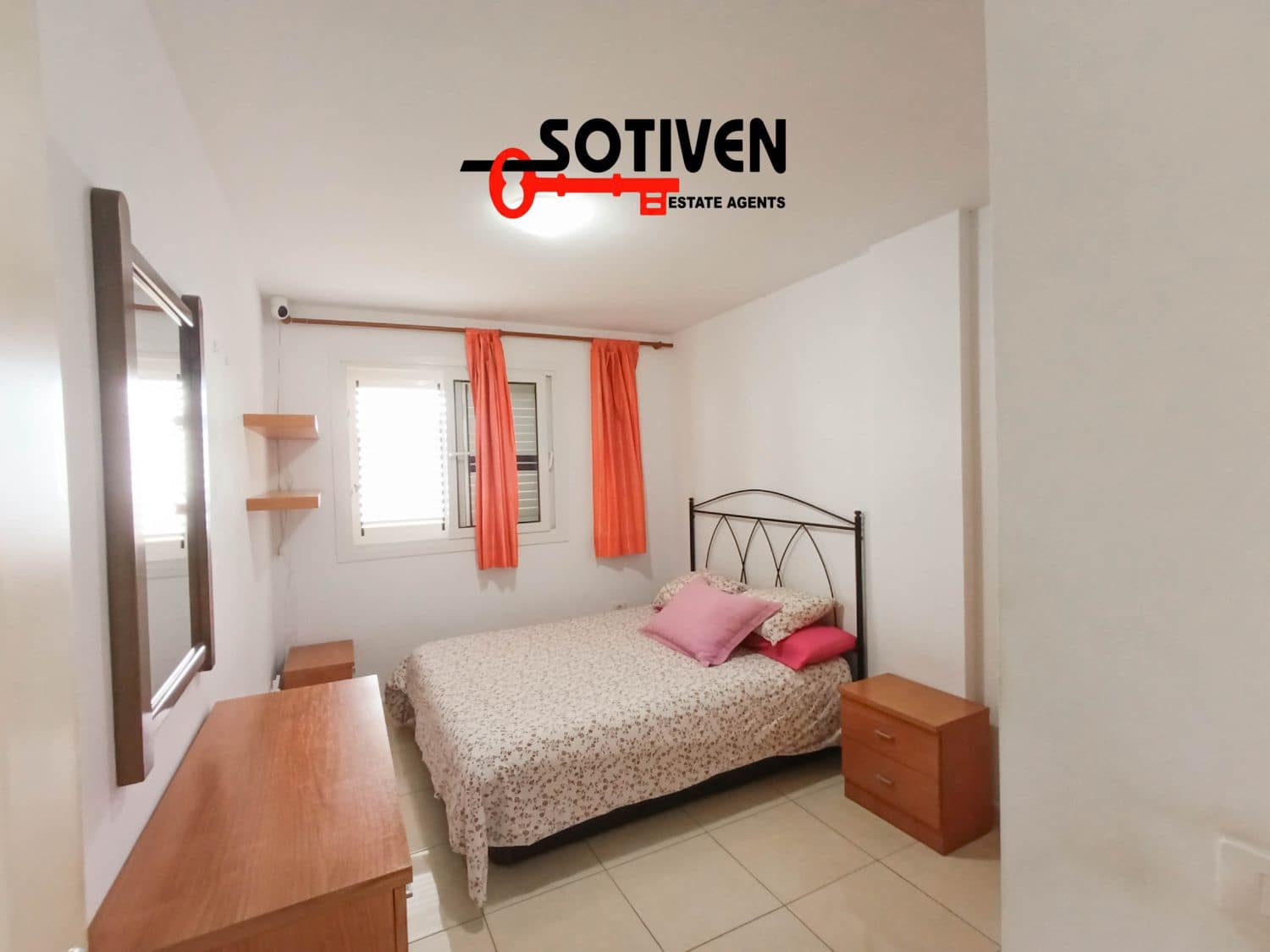 Apartamento de 2 habitaciones en Los Abrigos en venta con garaje - 296.400 € (Ref: 9999544)