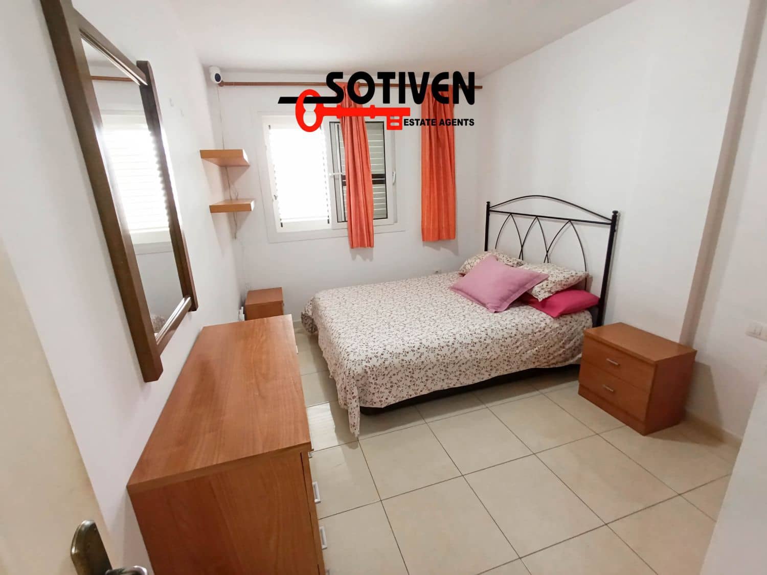 Apartamento de 2 habitaciones en Los Abrigos en venta con garaje - 296.400 € (Ref: 9999544)