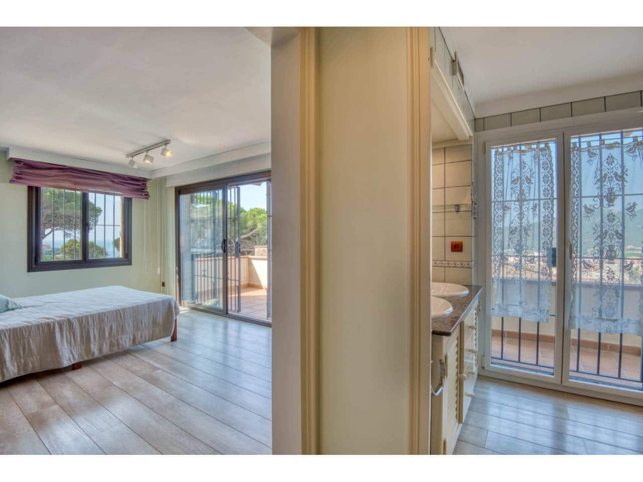 Villa for sale in Sant Feliu de Guixols - € 1,575,000 (Ref: 3158224)