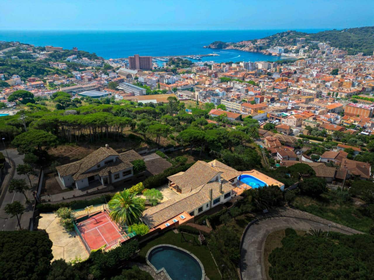 Villa for sale in Sant Feliu de Guixols - € 1,575,000 (Ref: 3158224)