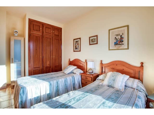Adosado de 4 habitaciones en Sant Feliu de Guíxols en venta con garaje - 420.000 € (Ref: 8117439)