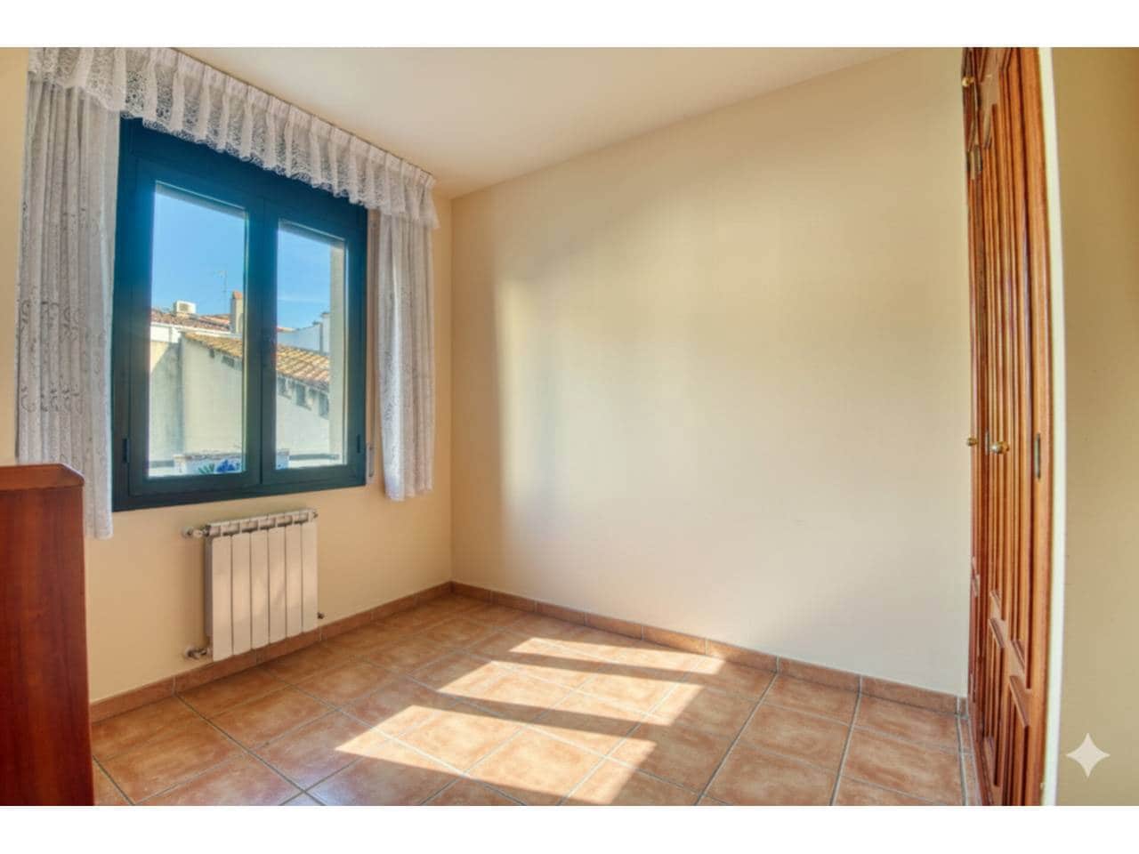 4 soverom Rekkehus til salgs i Sant Feliu de Guixols med garasje - € 420 000 (Ref: 8117439)