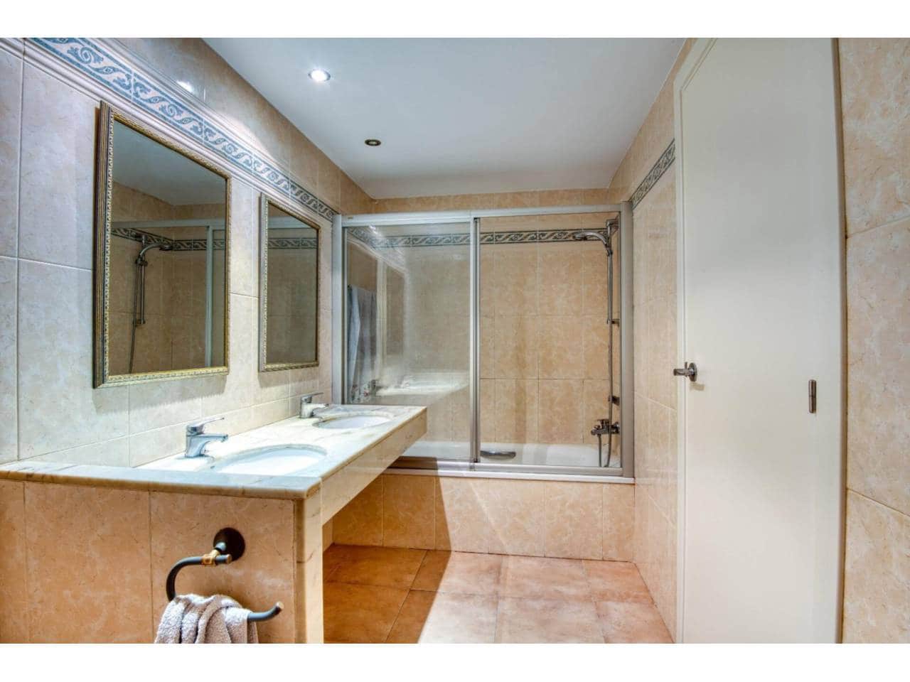 3 soveværelse Byhus til salg i Sant Feliu de Guixols med garage - € 329.000 (Ref: 8439959)