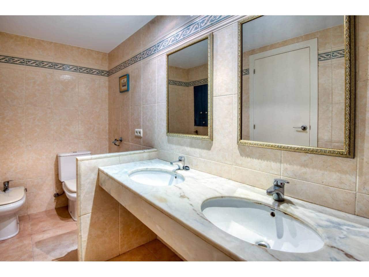 3 soveværelse Byhus til salg i Sant Feliu de Guixols med garage - € 329.000 (Ref: 8439959)