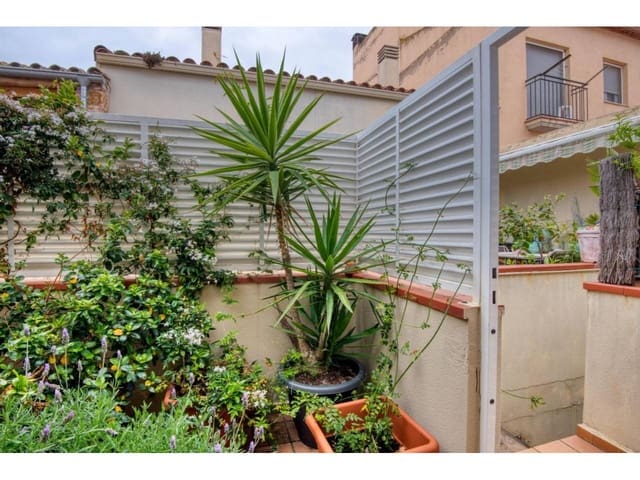 3 bedroom Townhouse for sale in Sant Feliu de Guíxols with garage - € 329,000 (Ref: 8439959)