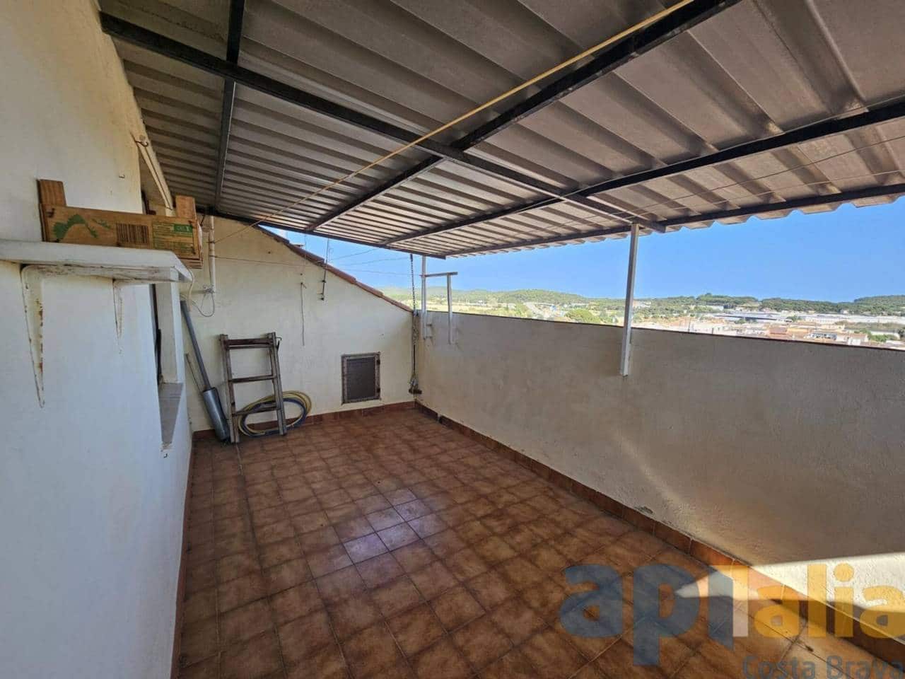 5 bedroom Villa for sale in Palamos - € 335,000 (Ref: 8511373)